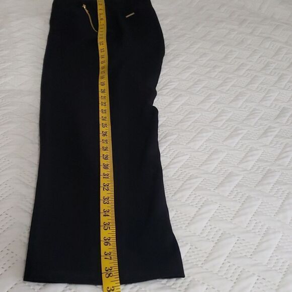 Tahari. NWOT. Black Straight Leg Dress Pants. Size M - Picture 10 of 12